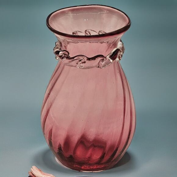 Vintage Pilgrim Cranberry Glass Swirl Ruffled Rim Hand-Blown Art Vase 1960s - Picture 1 of 8